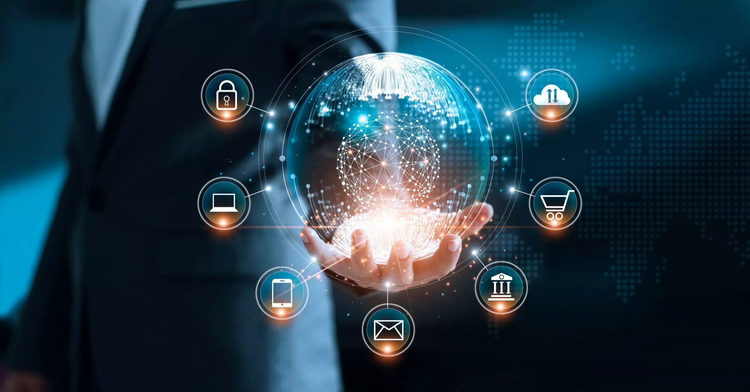 homme en costard tenant un hologramme de la terre dans la main